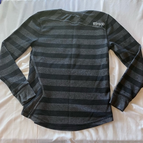 🖤2FOR$30 Striped Long Sleeve Shirt - Picture 7 of 11